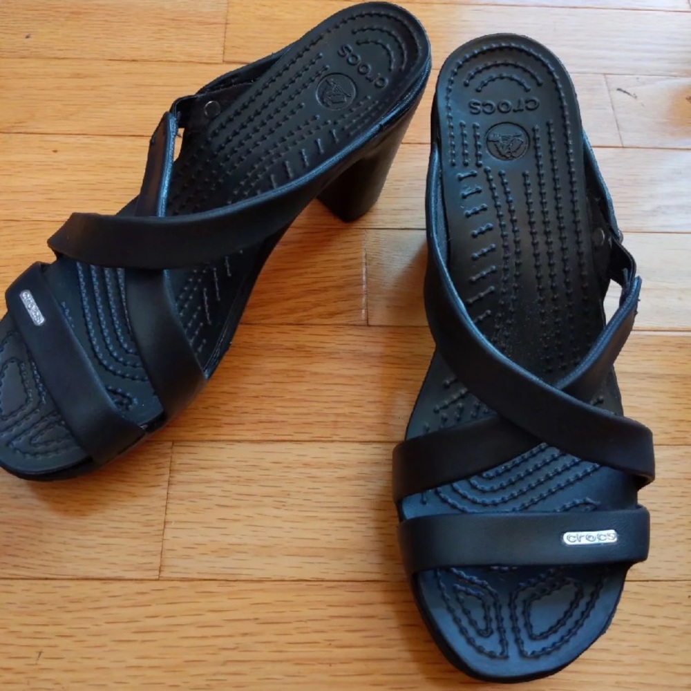 CROCS Cyprus IV in Black